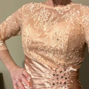 Chic Lace Long Sleeve Dress in Peach